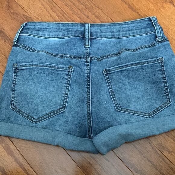 SO high-rise Shortie distressed shorts. Size 9/29 W - Picture 2 of 9